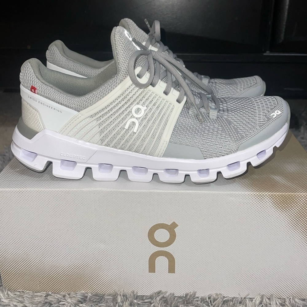 Women’s On CloudSwift sneakers Glacier/White colorway!